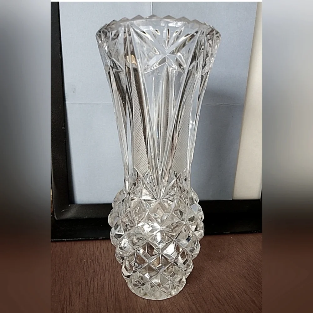 VTG Bohemian CZECH CRYSTAL CUT Clear Diamond Cut Pattern Gorgeous Vase Heavy